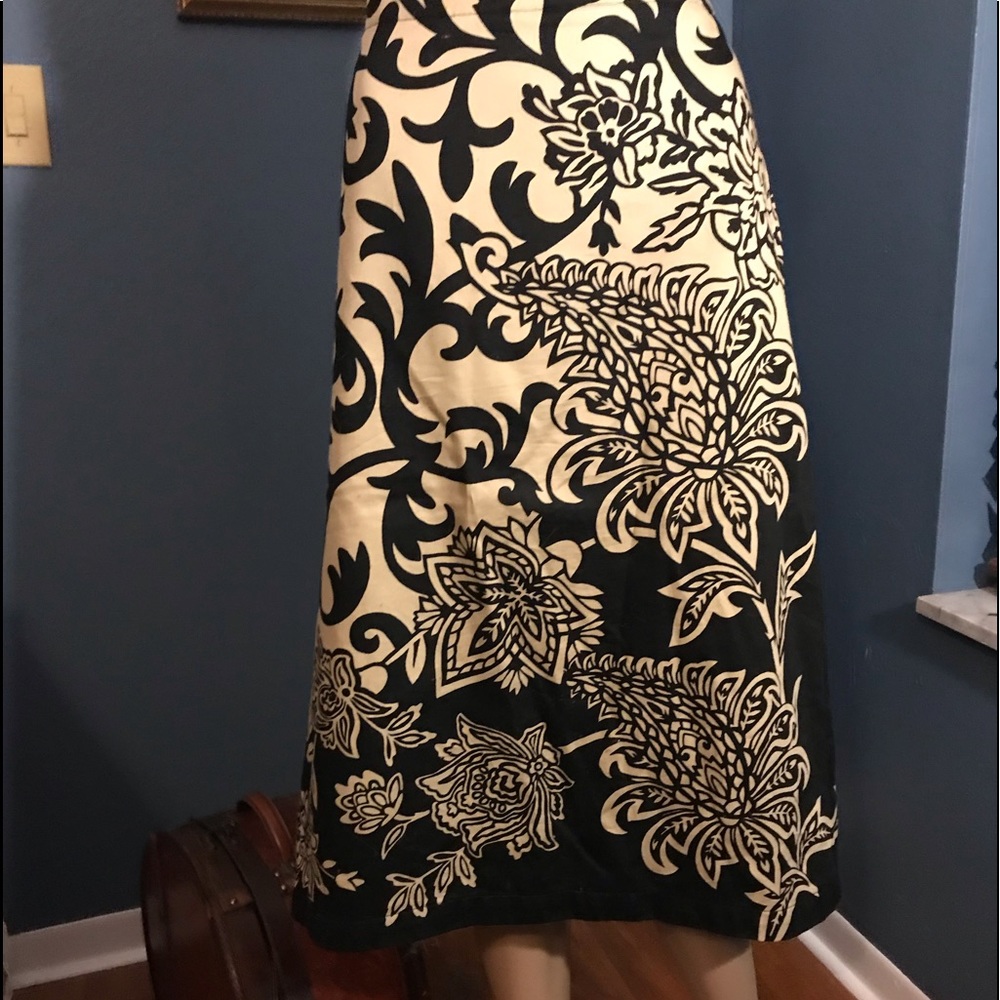 Gorgeous Liz Claiborne skirt.